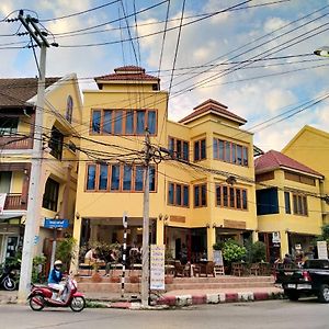 Hotel Ban Mae Boonthong Lampang Exterior photo