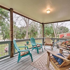 Vila Riverfront Martindale House With 2 Covered Decks Exterior photo