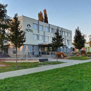 Hotel Bílý Páv Benátky nad Jizerou Exterior photo