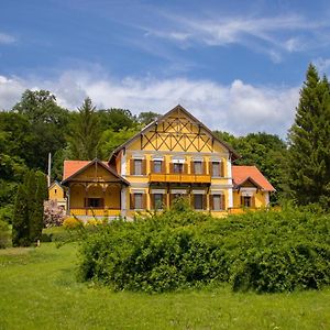 Bed and Breakfast Biedermann Vadaszkastely Sasret Szentlaszlo Exterior photo