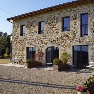 Hotel Auberge Des Myrtilles Saint-Bonnet-le-Froid Exterior photo