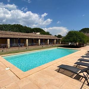 Appartements " Le Clos De La Cerisaie" Castillon-du-Gard Exterior photo